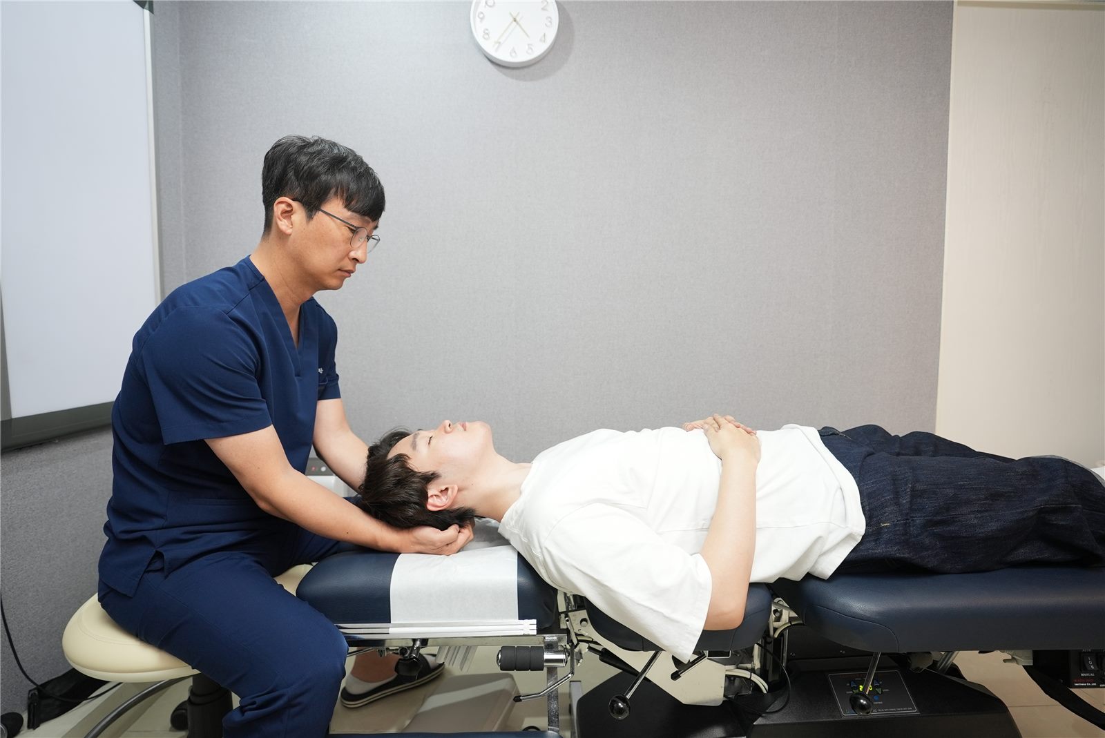 어깨·경추 추나 치료